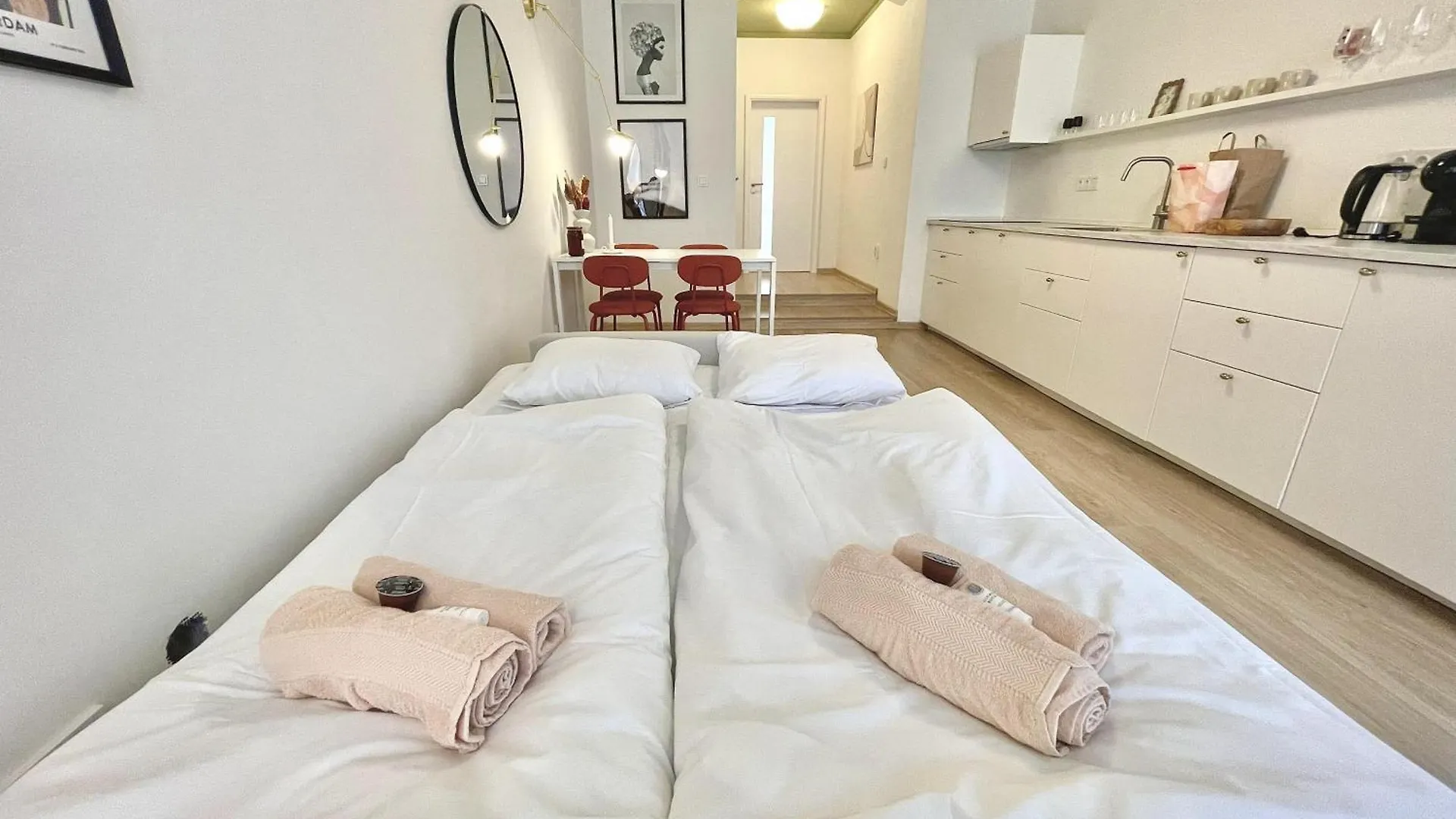 Cozy, Natural Ground Base Apartment, Prague