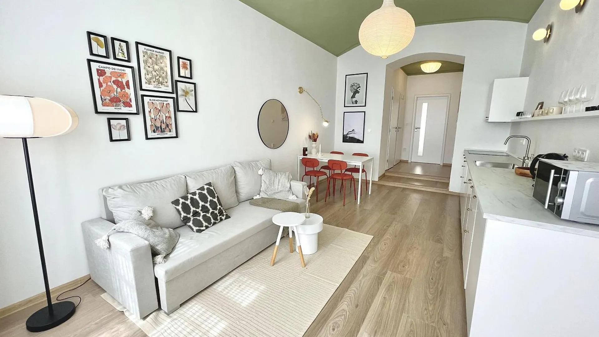 Cozy, Natural Ground Base Apartment, Prague Czech Republic