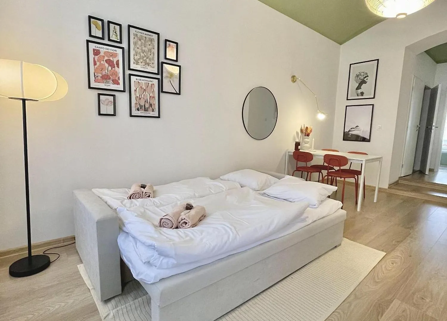 Apartment Cozy, Natural Ground Base Apartment, Prague Czech Republic