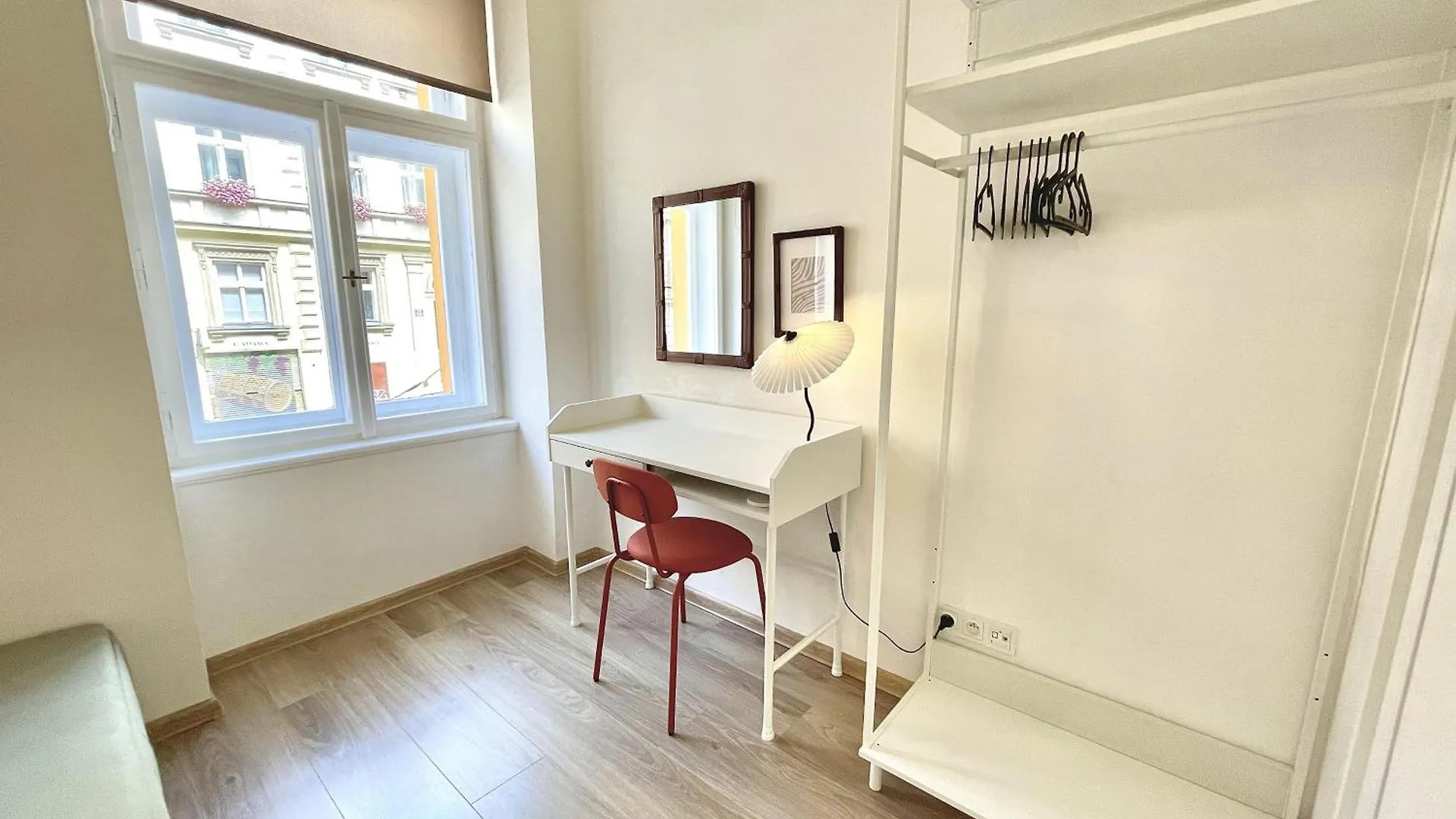 Cozy, Natural Ground Base Apartment, Prague