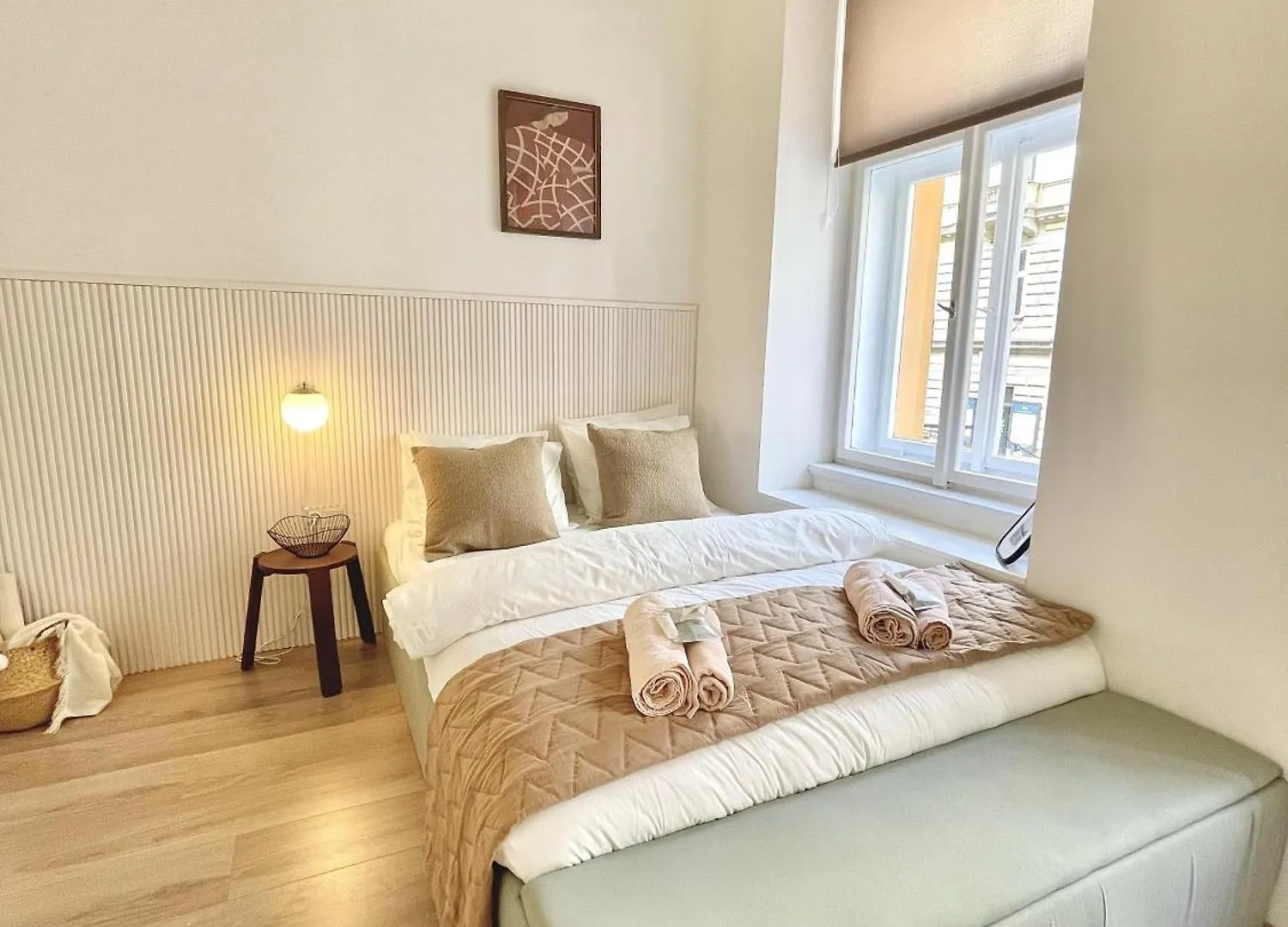Cozy, Natural Ground Base Apartment, Prague Apartment