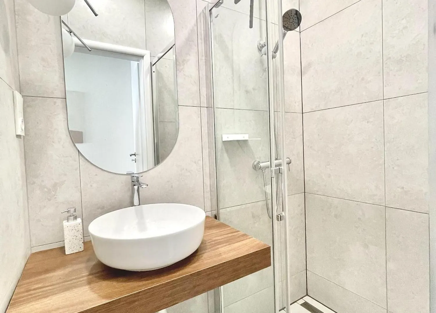Cozy, Natural Ground Base Apartment, Prague 0*,